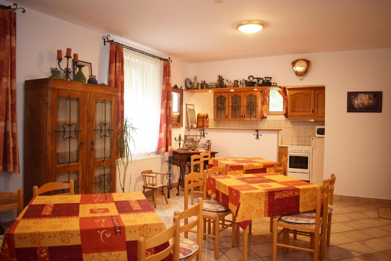 Varga Apartmanhaz 佐洛卡罗斯 外观 照片