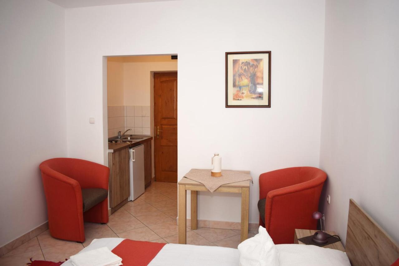 Varga Apartmanhaz 佐洛卡罗斯 外观 照片